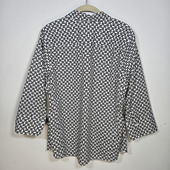 Foxcroft Women's Black And White Geometric Chain Design. Size Large - Picture 2 of 9